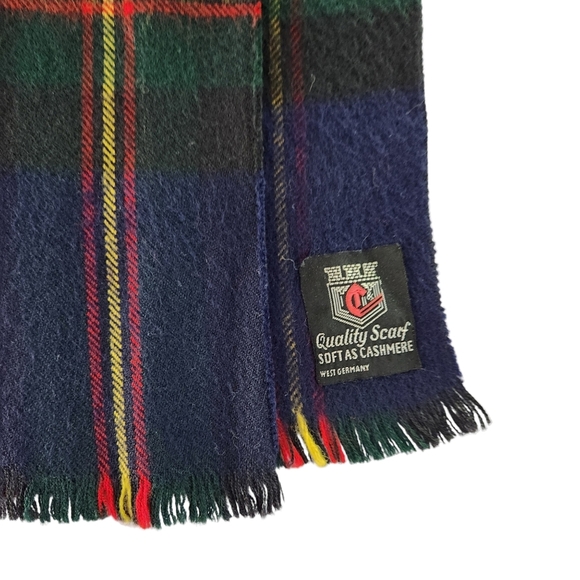 QUALITY SCARF Navy Tartan Plaid unisex– one size - Picture 2 of 6